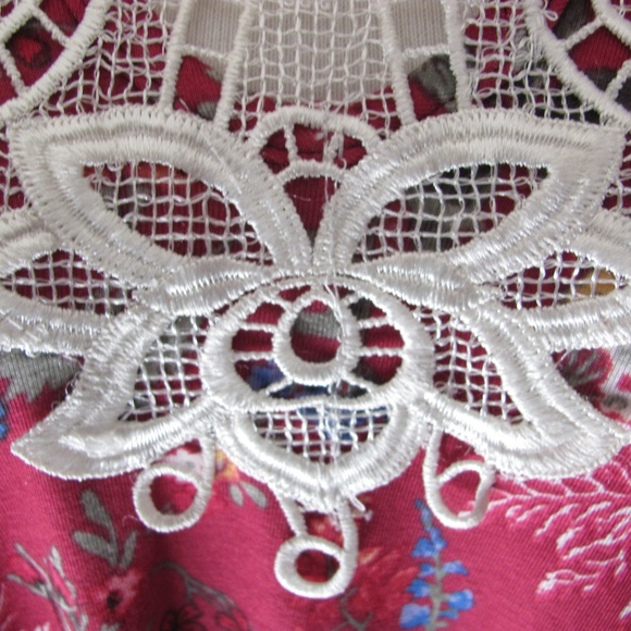 Rodeo Fox Cranberry Field Bell-Sleeve Tunic Bran - Picture 3 of 8